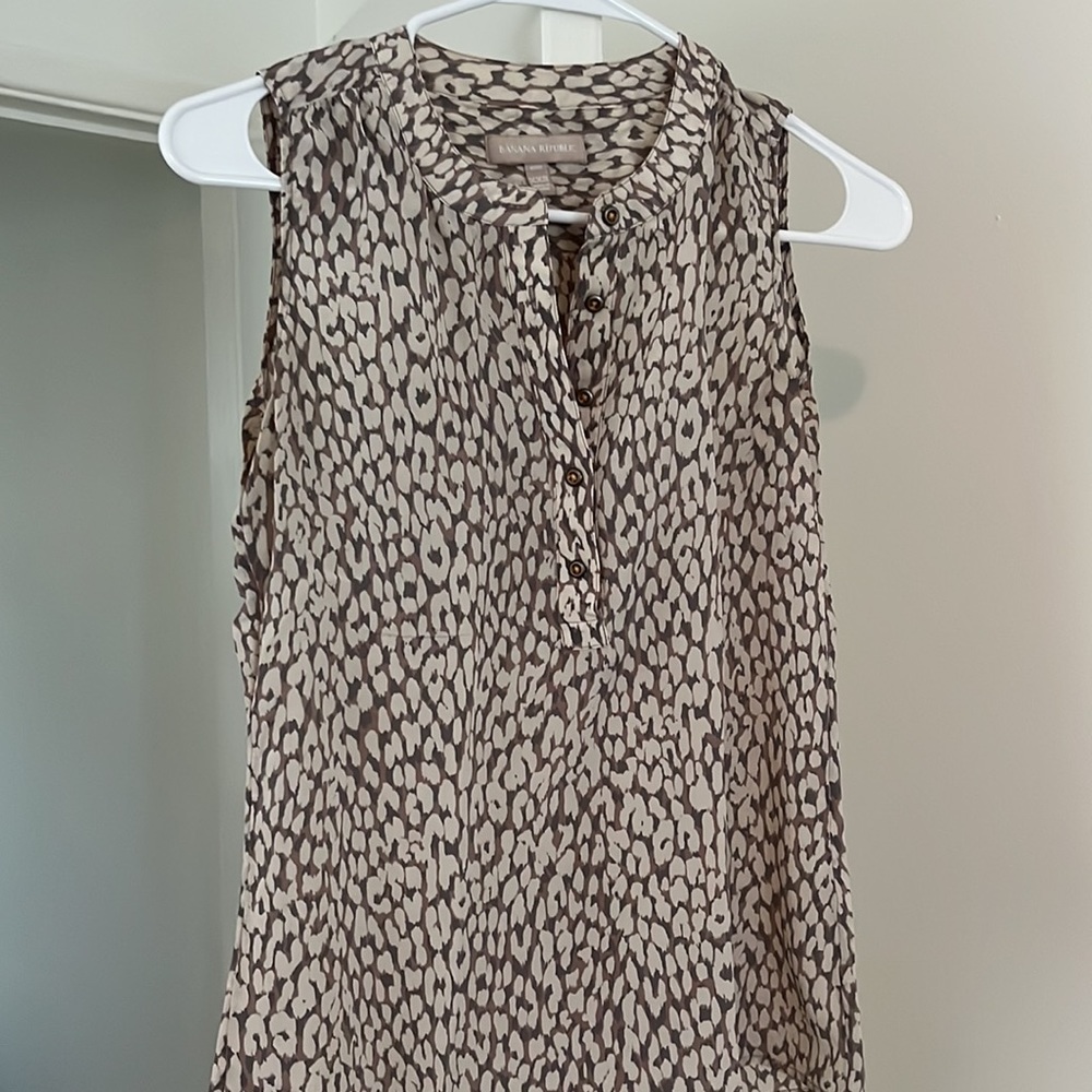 Banana Republic Sleeveless Top size XXS Petite